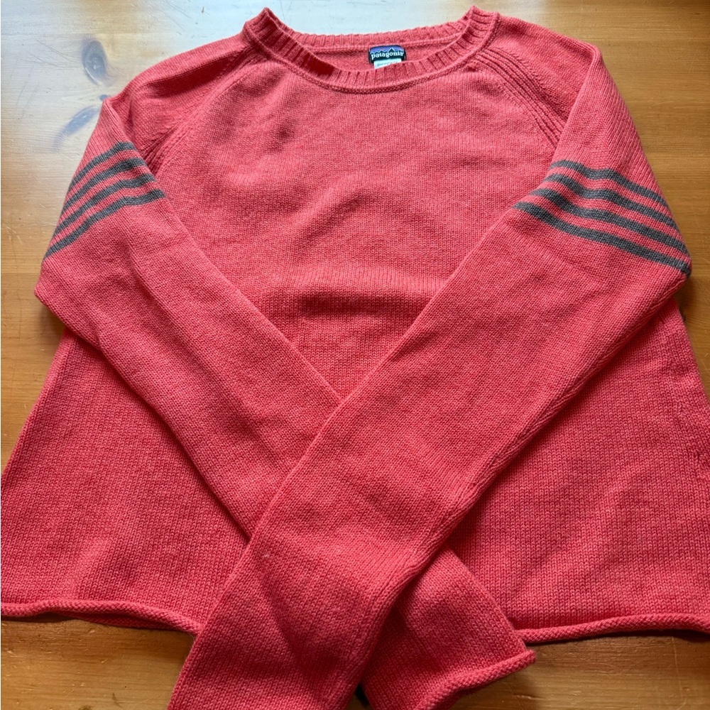 Patagonia Women’s Vibrant Orange Crew Neck Sweater — Size Medium